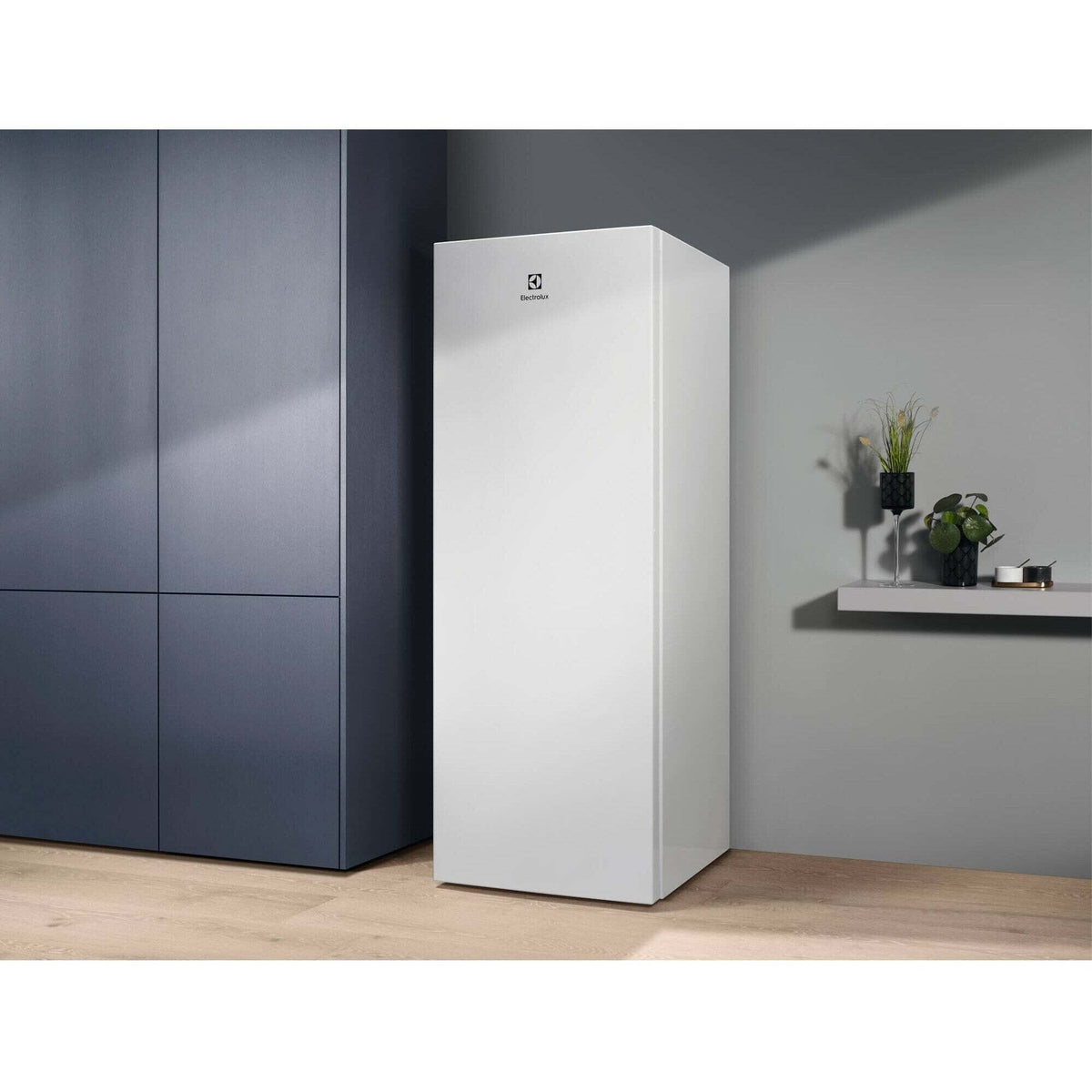 Šuplíkový mrazák Electrolux LUT1AE32W